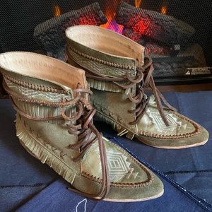 Freebird **rare** sage green Tribe